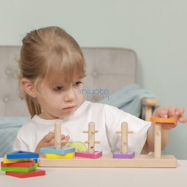 VIGA MEDINĖS KALADĖLĖS SU MONTESSORI FORMOS RŪŠIUOTOJU, 50968 VIGA MEDINĖS KALADĖLĖS SU MONTESSORI FORMOS RŪŠIUOTOJU, 50968