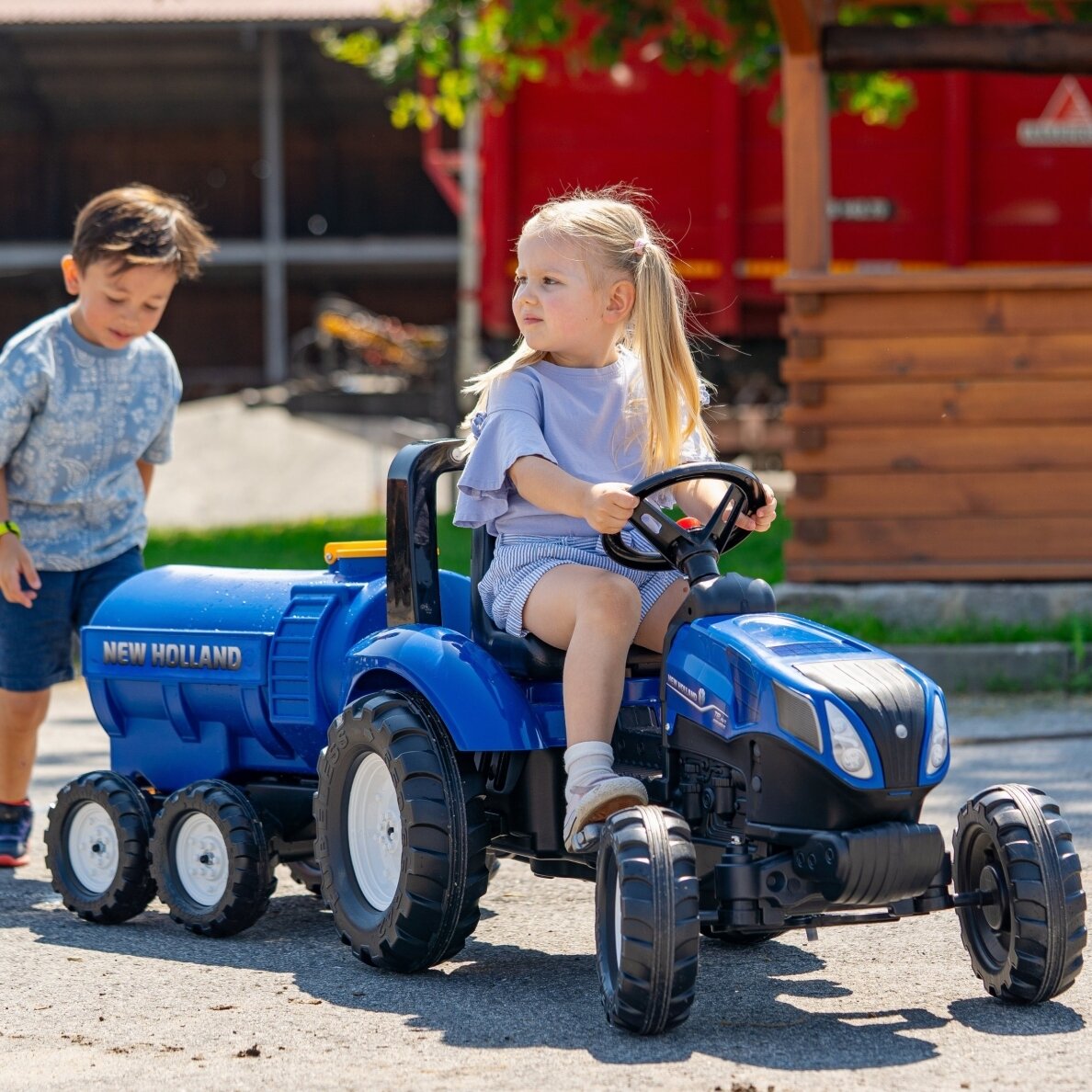 FALK New Holland Paspiriama / Pedalinė Cisterninė Priekaba su Kranu Vaikams – Mėlyna, 943NH 1 FALK New Holland Paspiriama / Pedalinė Cisterninė Priekaba su Kranu Vaikams – Mėlyna, 943NH 1