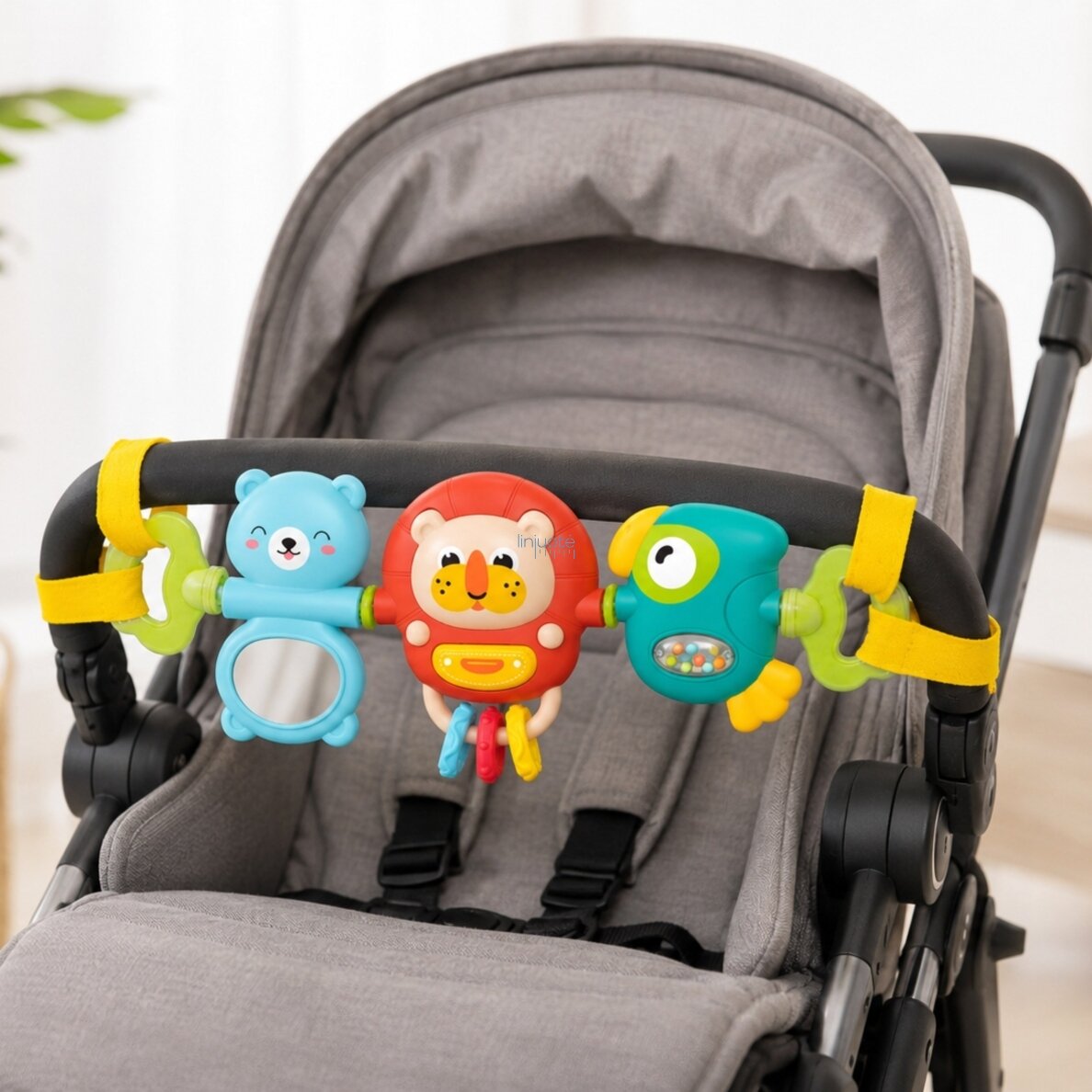 WOOPIE BABY Vežimėlio / lovytės pakabinamas sensorinis žaislas Grojantis barškutis Veidrodėlis 6m+ 1