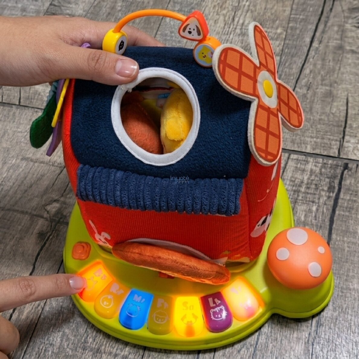 WOOPIE BABY Interaktyvus Fermos Namelis Rūšiuoklis Pianinas + 7 Pliušiniai Edukacinis 1 WOOPIE BABY Interaktyvus Fermos Namelis Rūšiuoklis Pianinas + 7 Pliušiniai Edukacinis 1