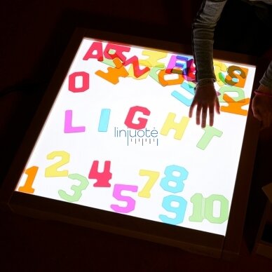 MASTERKIDZ LED šviesos panelis spalvų keitimas pulteliu + Montessori kaladėlės mozaika 140 vnt. 2 MASTERKIDZ LED šviesos panelis spalvų keitimas pulteliu + Montessori kaladėlės mozaika 140 vnt. 2