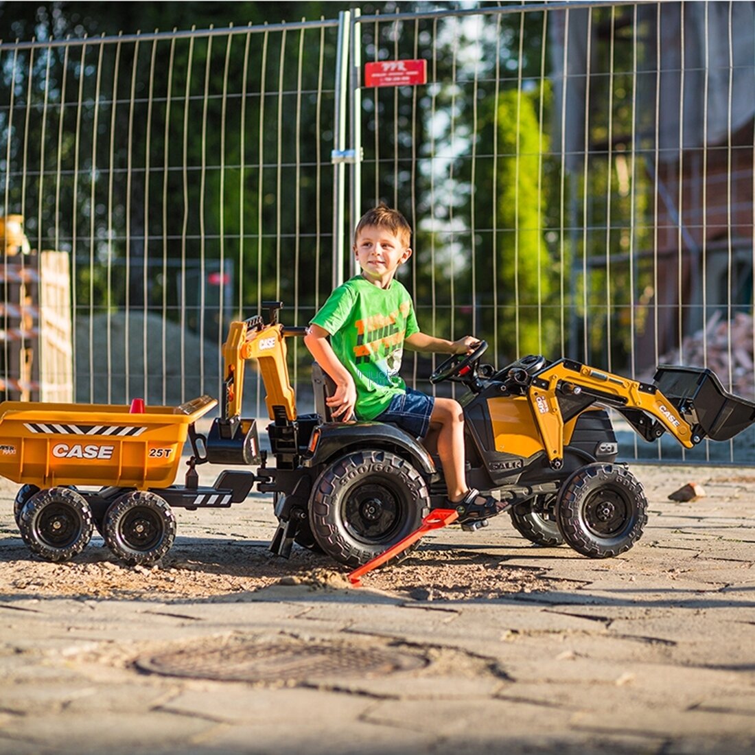 FALK TRAKTORIUS ORANŽINIS SU PRIEKABA, 997W 1 FALK TRAKTORIUS ORANŽINIS SU PRIEKABA, 997W 1