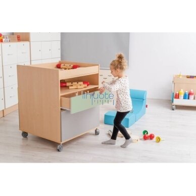 Mobilioji spintelė su stalčiais ir muzikos instrumentais. Cubo kolekcija 5 Mobilioji spintelė su stalčiais ir muzikos instrumentais. Cubo kolekcija 5