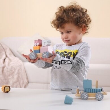 MEDINIS ŽAISLINIS TRAUKINUKAS SU ŽVĖRELIAIS, 44015 6 MEDINIS ŽAISLINIS TRAUKINUKAS SU ŽVĖRELIAIS, 44015 6